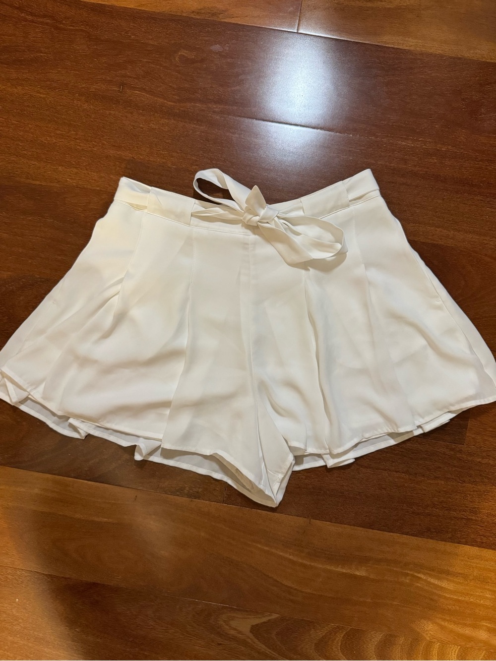 Sunday Best White Tie-Waist Skort - Picture 3 of 5